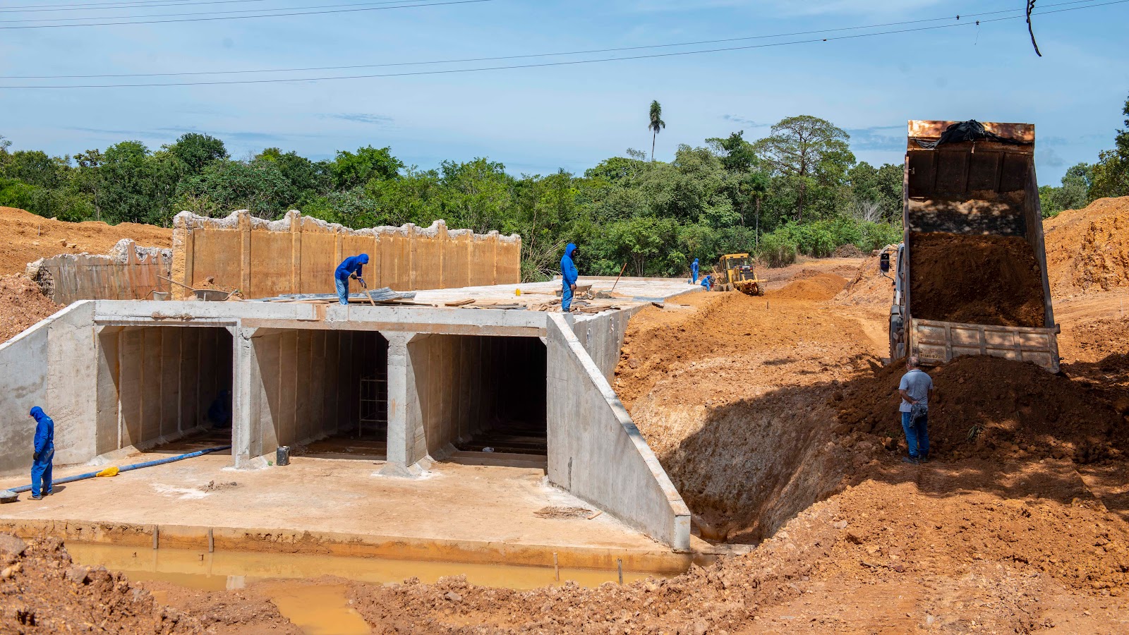 Concluída instalação de blocos de concreto no córrego Sussuapara