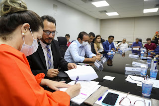 Prefeita Cinthia Ribeiro sanciona lei que trata do conselho e fundo econômico de Palmas