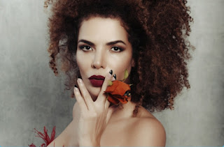 Vanessa da Mata no palco e chef Ofir no Cozinha Show são atrações da 3ª noite do FGT
