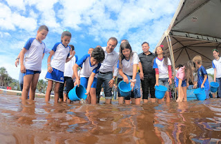Wagner Rodrigues realiza nova soltura de alevinos no Lago Azul em comemoração ao Dia Mundial da Água