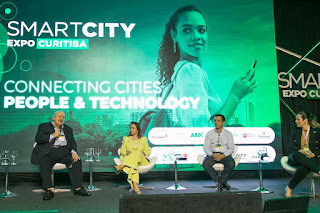 Cinthia Ribeiro participa da Smart City Expo Curitiba
