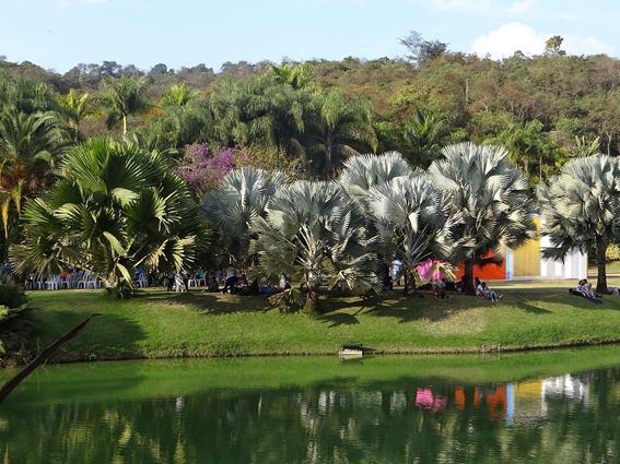 Inhotim: a arte com a natureza