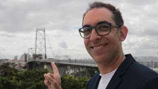 Mário Moita faz show na inauguração da Ponte Hercílio Luz, em Florianópolis