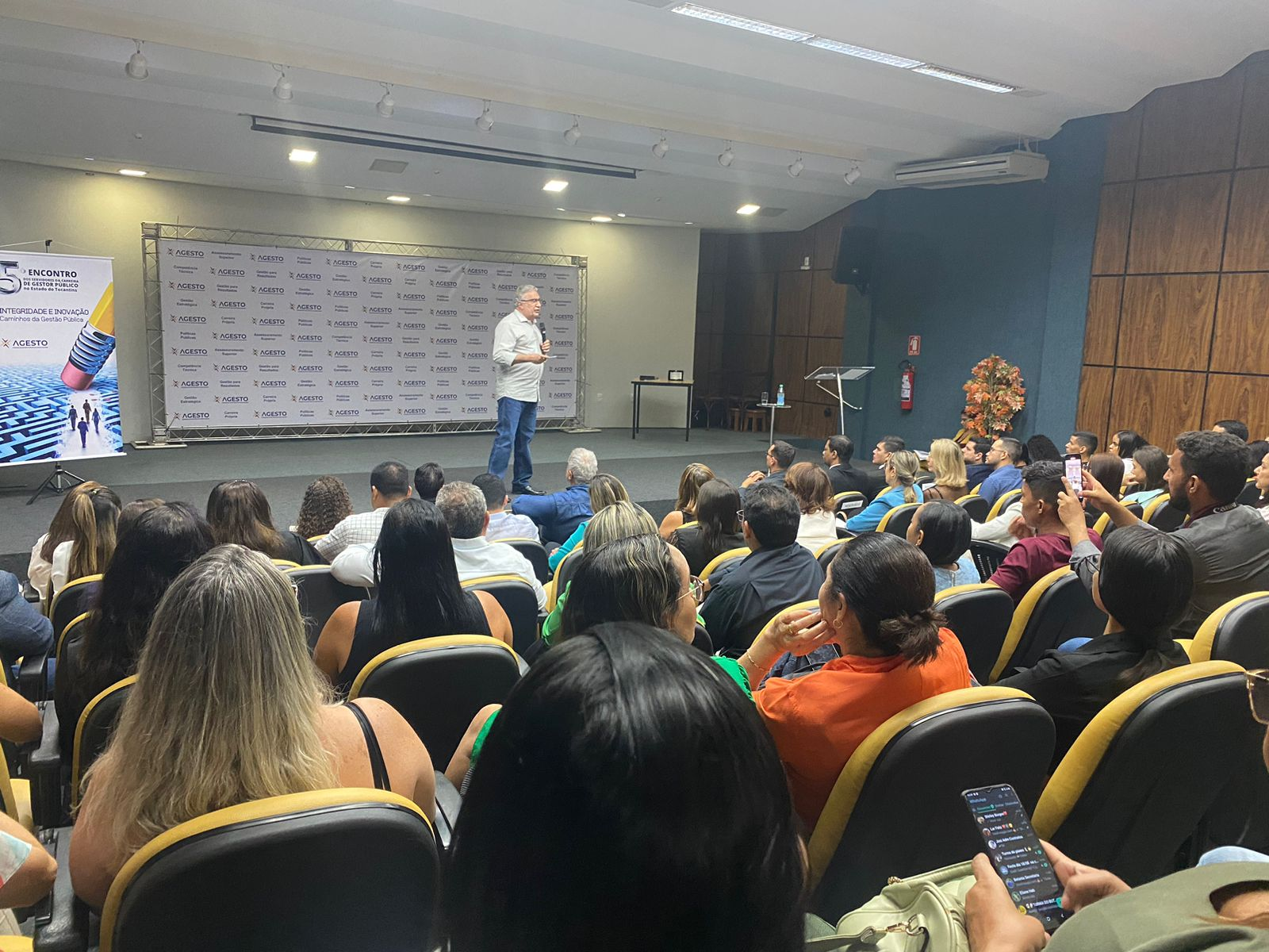 Agesto reúne centenas de profissionais e debate boas práticas de Gestão Pública