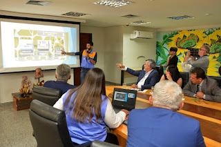 Amélio Cayres anuncia construção de anexo da Assembleia 