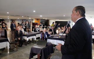 Senador Eduardo Gomes (PL-TO) participa de discussão sobre o impacto no setor de turismo e eventos da nova reforma tributária