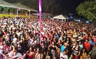 CarnaPraça levou mais de 20 mil foliões para a Praça dos Girassóis