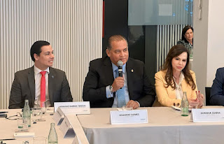 Senadores Eduardo Gomes e Professora Dorinha participam de maior evento de telecomunicações do mundo em Barcelona