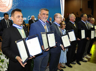 Amélio Cayres é homenageado pelo Tribunal de Contas do Tocantins