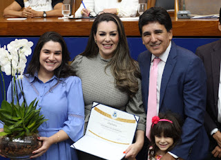 Cinthia Ribeiro recebe homenagem em sessão solene do Dia da Mulher 