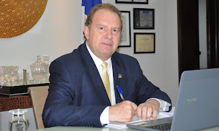Mauro Carlesse sanciona lei que institui Fundo de fomento a economia para minimizar impactos da Covid-19