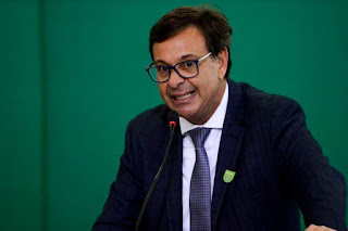 Presidente demite o ministro do Turismo; Gilson Machado assume em seu lugar