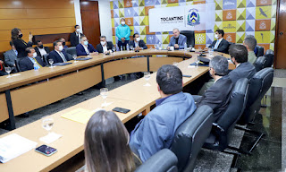 Mauro Carlesse empossa novos auxiliares do Governo