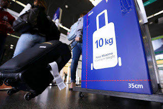 Bolsonaro veta gratuidade de bagagem de até 23 kg em voos domésticos