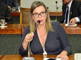 Deputada Claudia Lelis (PV) pede ação efetiva do Governo do Estado para ajuda ao setor turístico, bares e restaurantes
