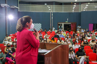 Cinthia Ribeiro participa da abertura do I Encontro de Mulheres Municipalistas do Tocantins