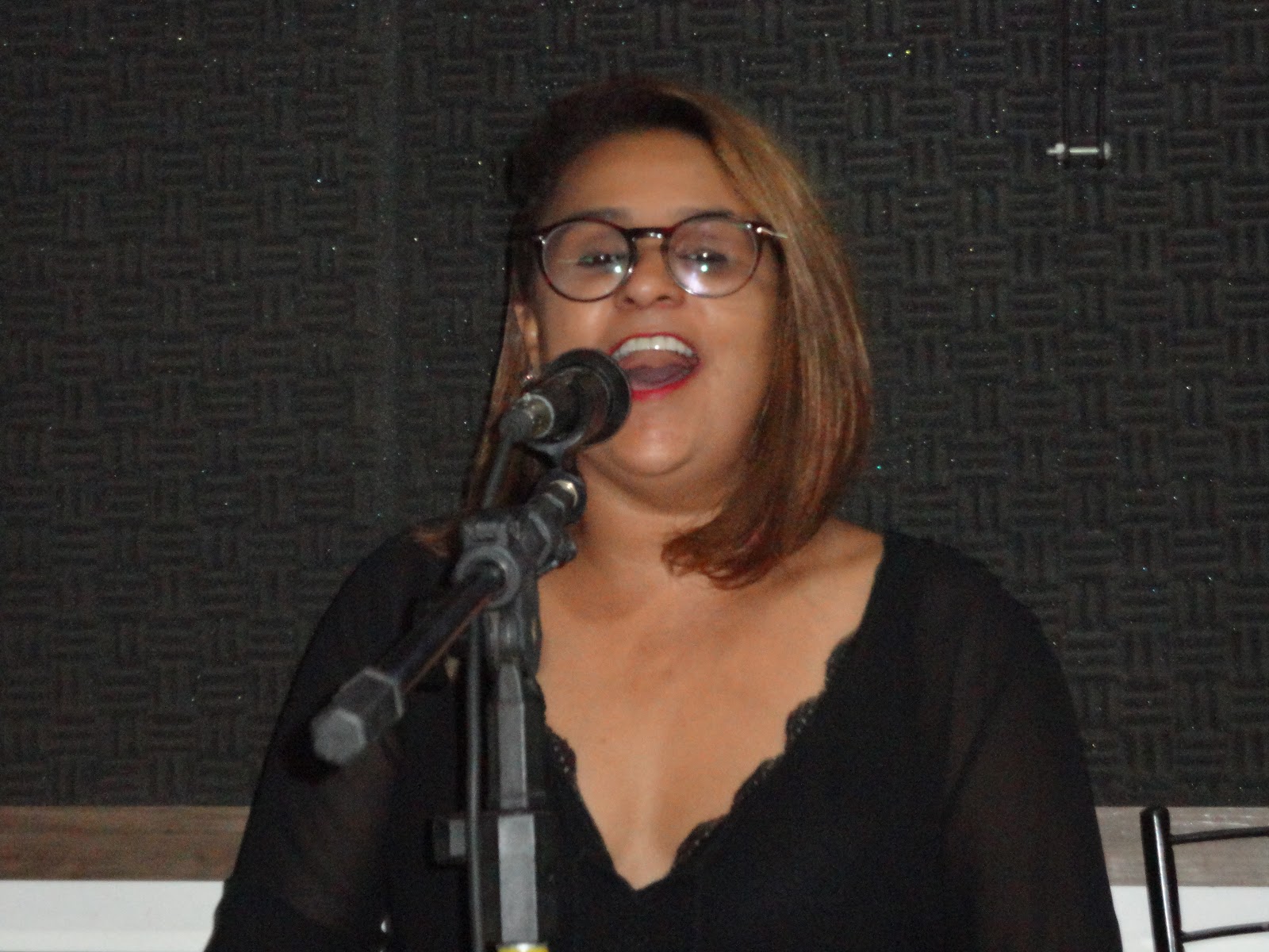 Keila Lipe apresenta 